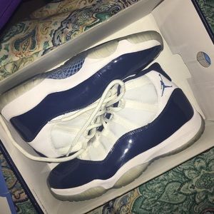 Jordan 11 highs navy blue